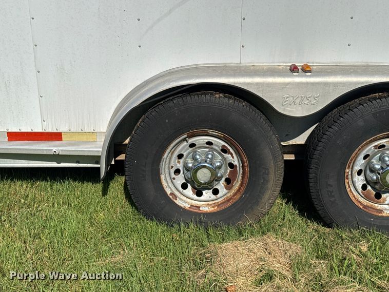 image for item ET6467 2002 Exxiss GNH-726 livestock trailer