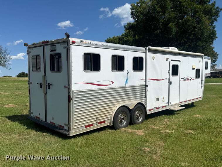 image for item ET6471 2006 Featherlite Inc. 8587 horse trailer