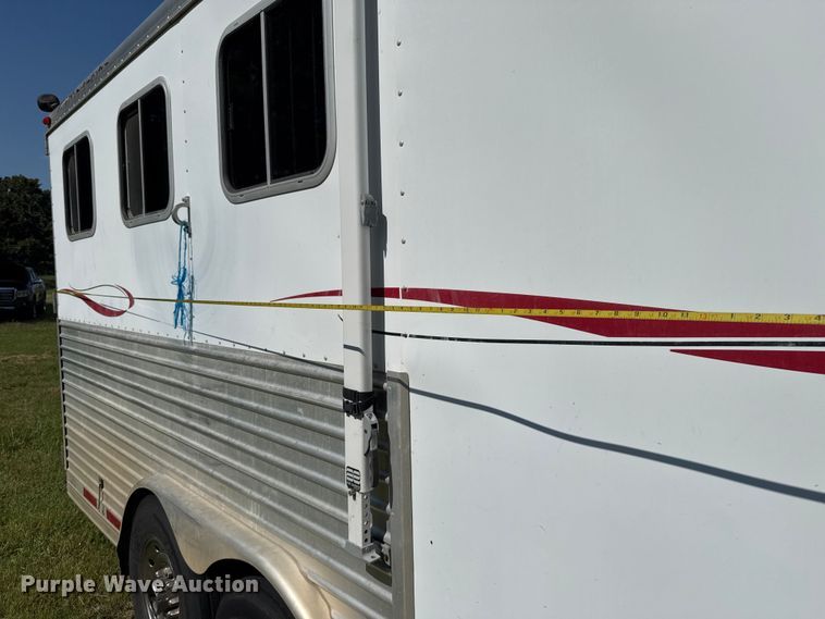 image for item ET6471 2006 Featherlite Inc. 8587 horse trailer