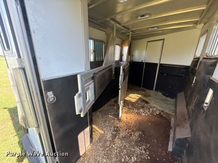 image for item ET6471 2006 Featherlite Inc. 8587 horse trailer