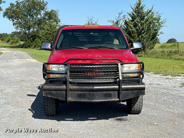 image for item ET6474 2002 GMC Sierra 2500HD bale bed pickup truck