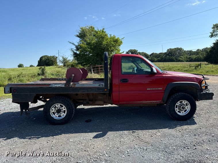 image for item ET6474 2002 GMC Sierra 2500HD bale bed pickup truck