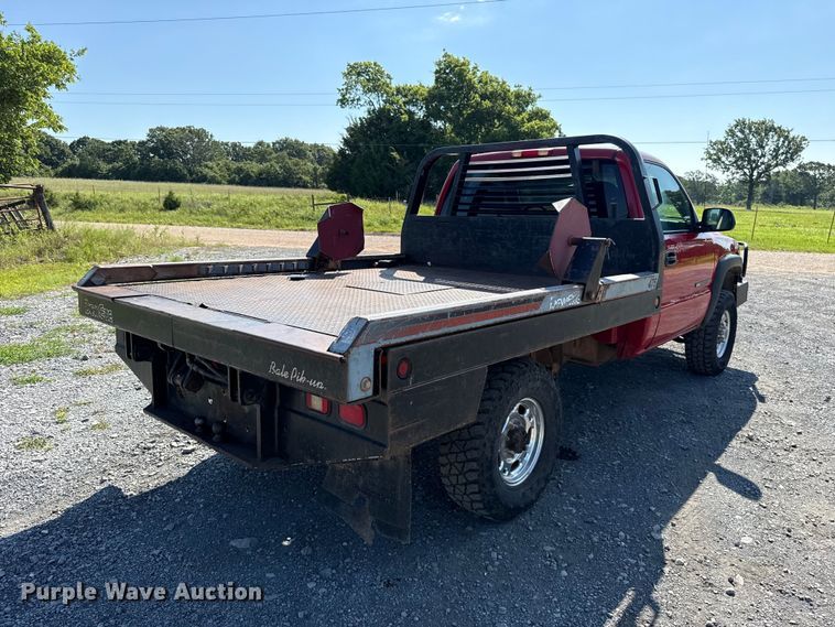 image for item ET6474 2002 GMC Sierra 2500HD bale bed pickup truck