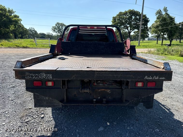 image for item ET6474 2002 GMC Sierra 2500HD bale bed pickup truck