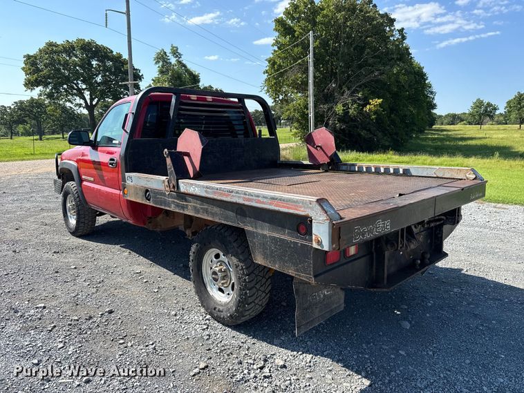 image for item ET6474 2002 GMC Sierra 2500HD bale bed pickup truck