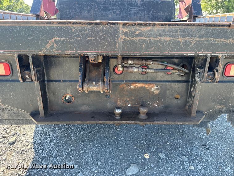 image for item ET6474 2002 GMC Sierra 2500HD bale bed pickup truck