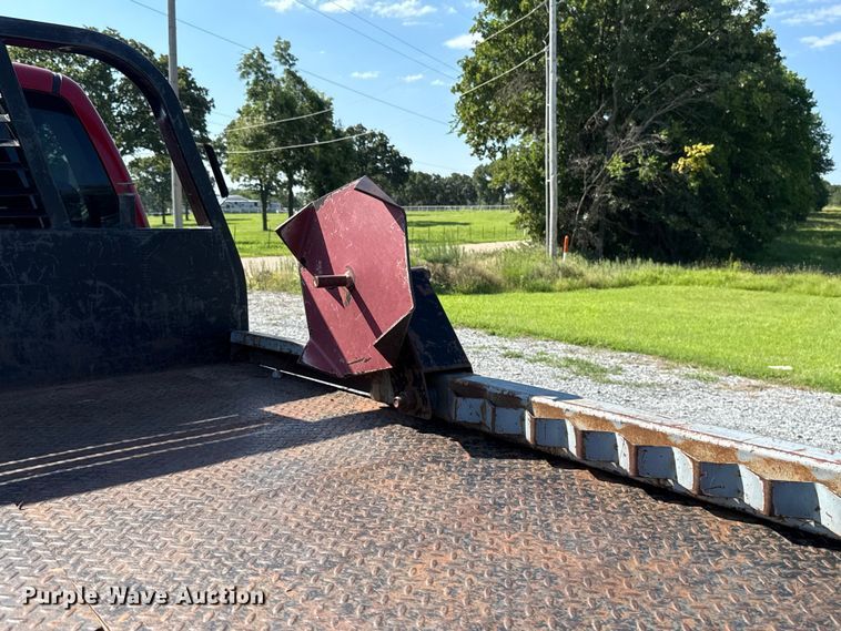 image for item ET6474 2002 GMC Sierra 2500HD bale bed pickup truck