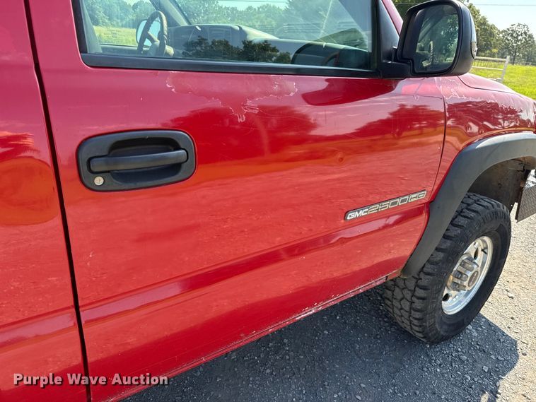 image for item ET6474 2002 GMC Sierra 2500HD bale bed pickup truck