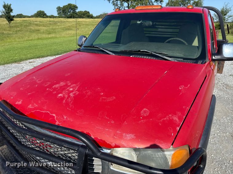 image for item ET6474 2002 GMC Sierra 2500HD bale bed pickup truck