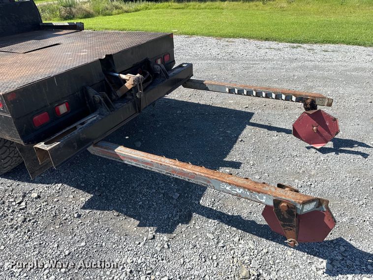 image for item ET6474 2002 GMC Sierra 2500HD bale bed pickup truck
