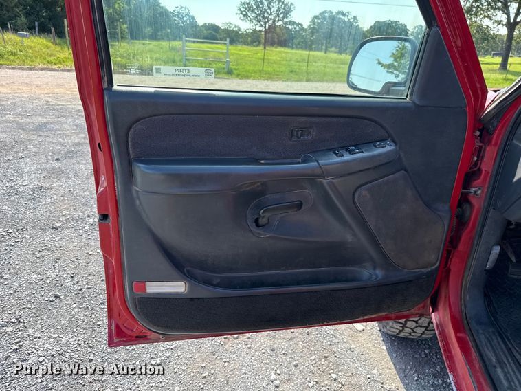 image for item ET6474 2002 GMC Sierra 2500HD bale bed pickup truck