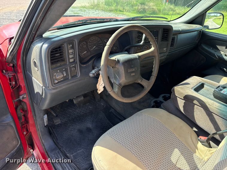 image for item ET6474 2002 GMC Sierra 2500HD bale bed pickup truck