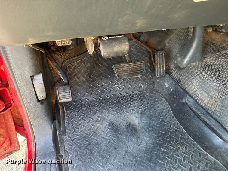 image for item ET6474 2002 GMC Sierra 2500HD bale bed pickup truck