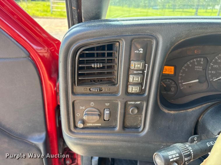 image for item ET6474 2002 GMC Sierra 2500HD bale bed pickup truck