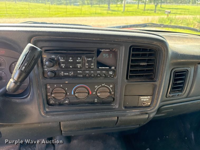 image for item ET6474 2002 GMC Sierra 2500HD bale bed pickup truck