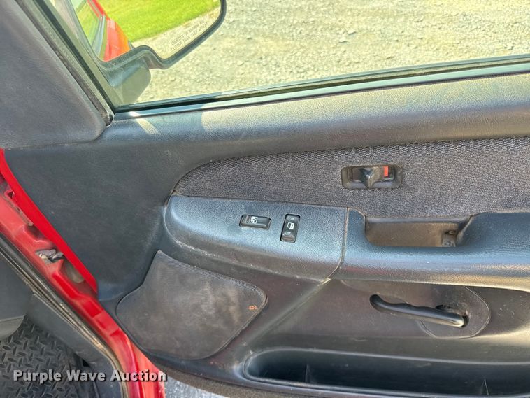 image for item ET6474 2002 GMC Sierra 2500HD bale bed pickup truck