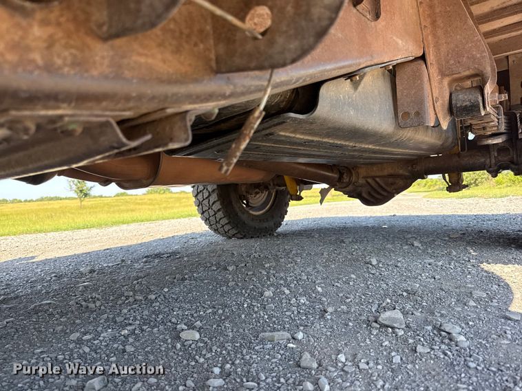 image for item ET6474 2002 GMC Sierra 2500HD bale bed pickup truck