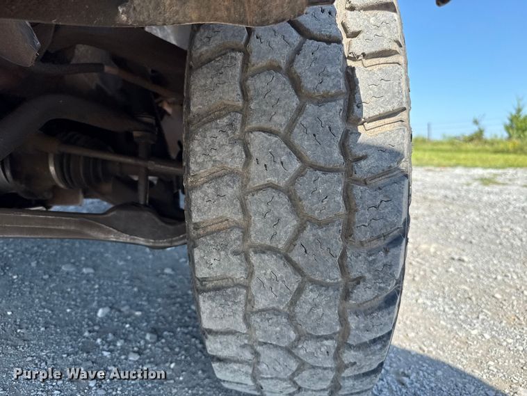 image for item ET6474 2002 GMC Sierra 2500HD bale bed pickup truck