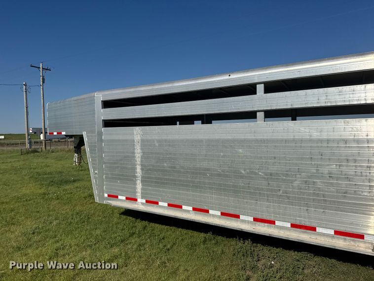 image for item EW4961 2022 Hillsboro Industries Hillsboro Industries livestock trailer