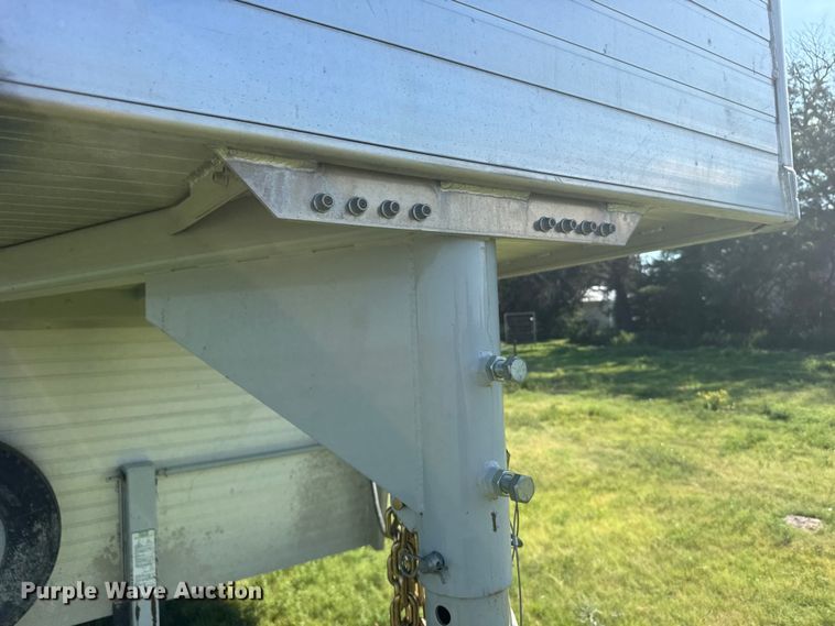 image for item EW4961 2022 Hillsboro Industries Hillsboro Industries livestock trailer