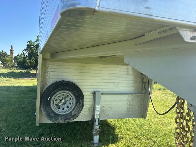 image for item EW4961 2022 Hillsboro Industries Hillsboro Industries livestock trailer