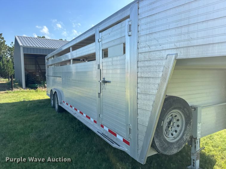 image for item EW4961 2022 Hillsboro Industries Hillsboro Industries livestock trailer