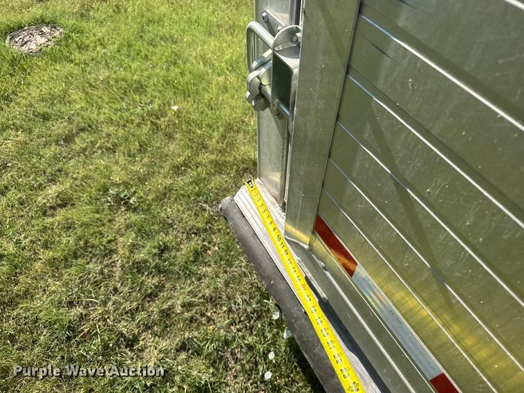 image for item EW4961 2022 Hillsboro Industries Hillsboro Industries livestock trailer