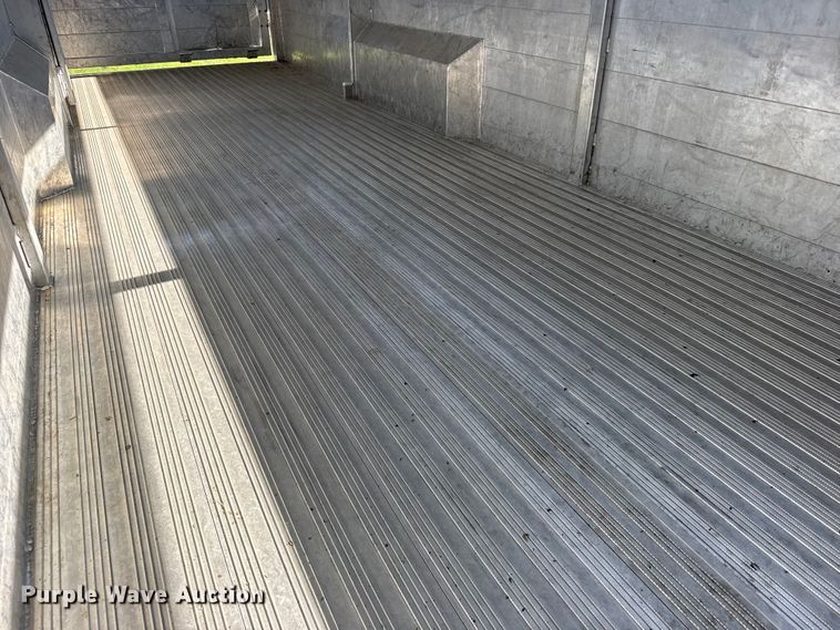 image for item EW4961 2022 Hillsboro Industries Hillsboro Industries livestock trailer