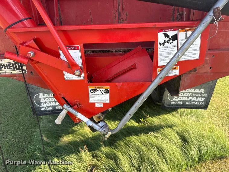 image for item EW4967 1976 International Cargostar grain truck