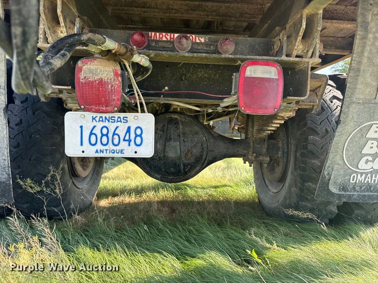 image for item EW4967 1976 International Cargostar grain truck