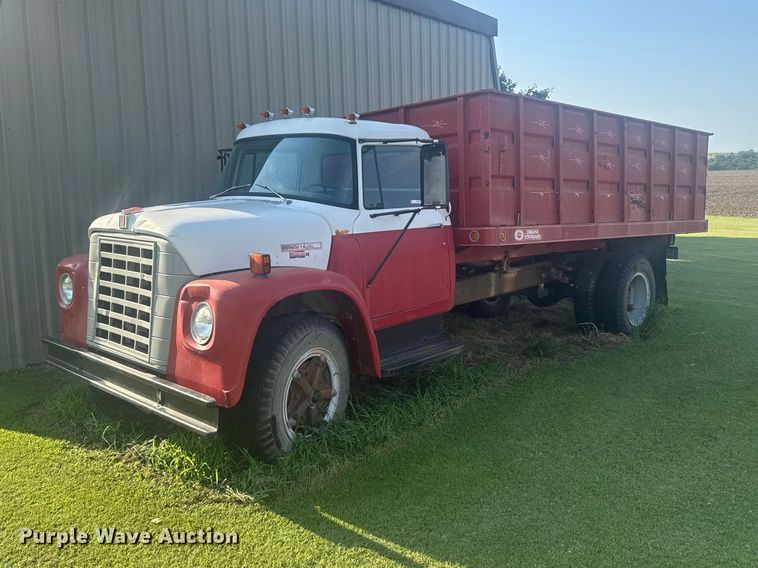 image for item EW4968 1976 International Loadstar grain truck