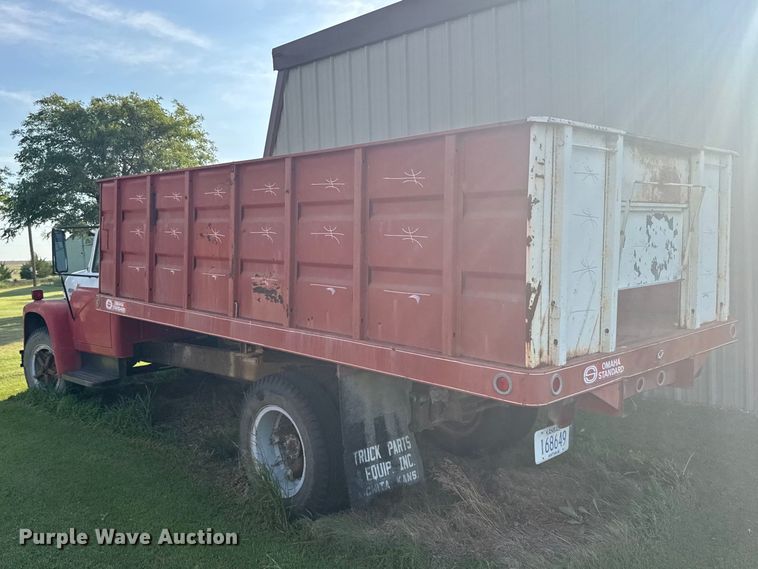 image for item EW4968 1976 International Loadstar grain truck