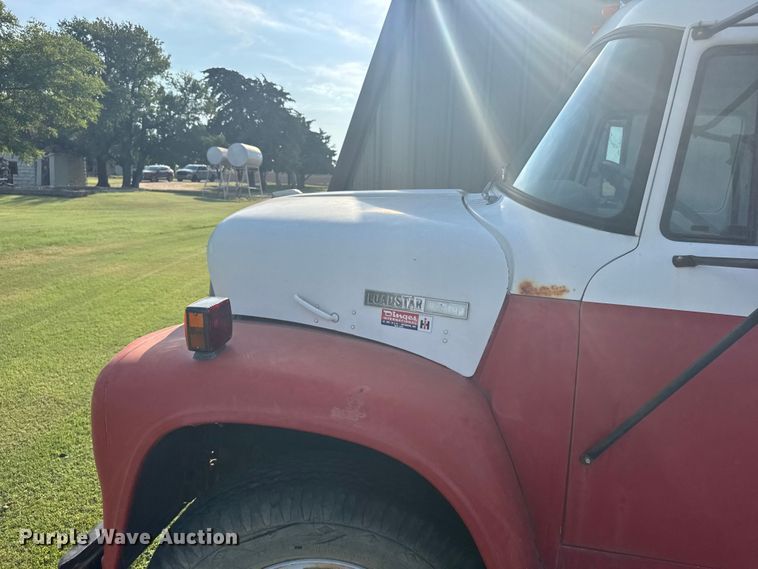 image for item EW4968 1976 International Loadstar grain truck