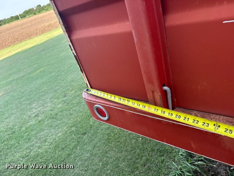 image for item EW4968 1976 International Loadstar grain truck