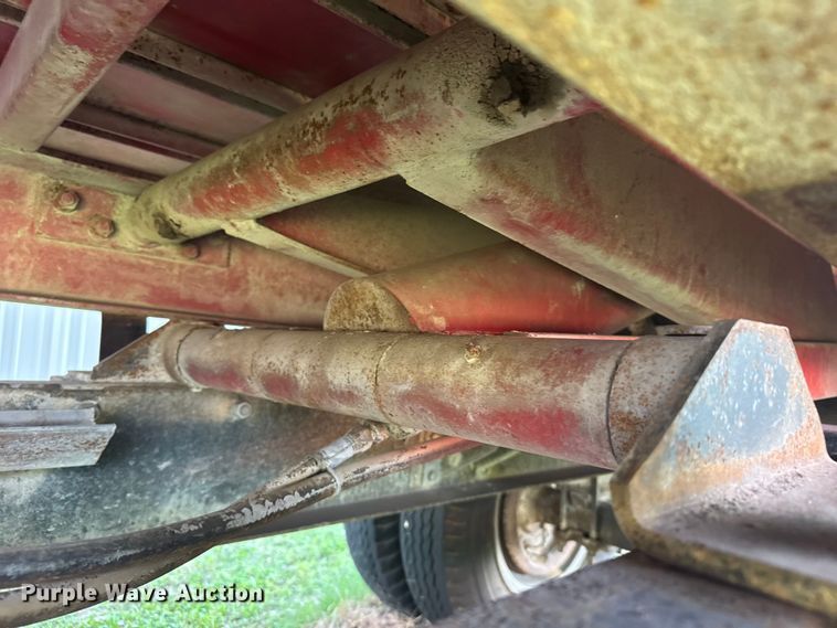 image for item EW4968 1976 International Loadstar grain truck