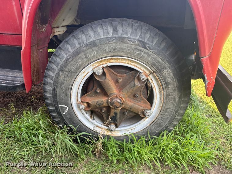 image for item EW4968 1976 International Loadstar grain truck