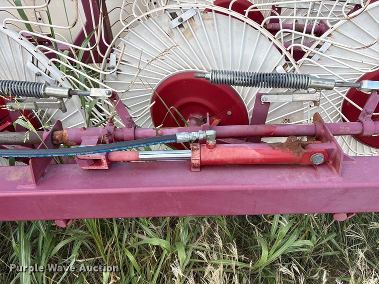 image for item EW8999 2015 Rowse hay rake