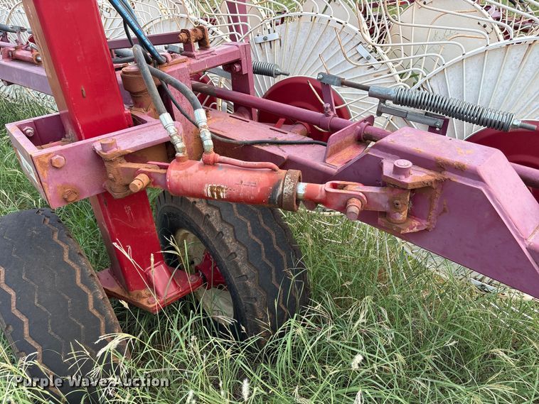 image for item EW8999 2015 Rowse hay rake