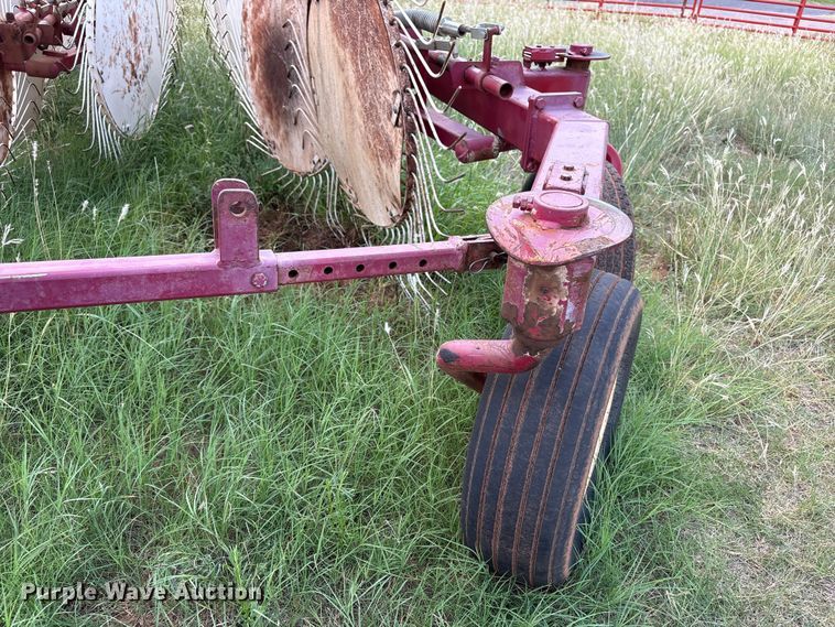 image for item EW8999 2015 Rowse hay rake