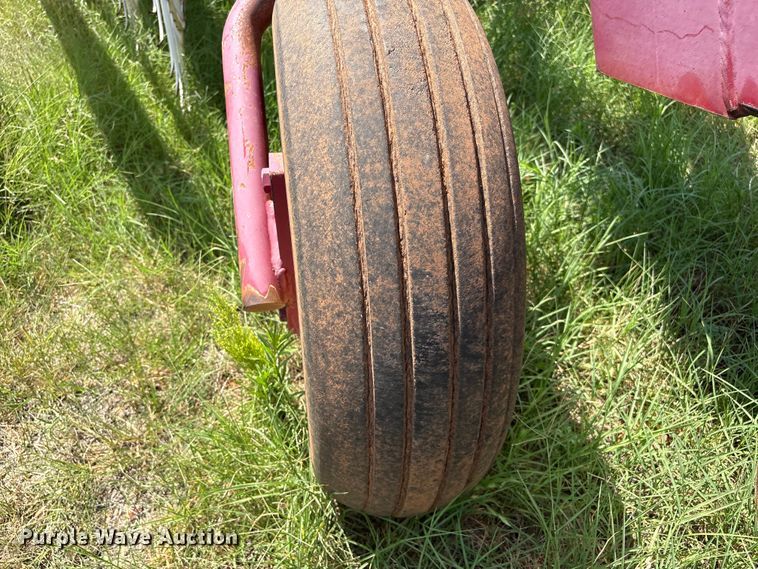 image for item EW8999 2015 Rowse hay rake