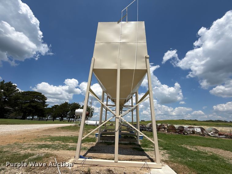 image for item EX2058 Grain bin 
