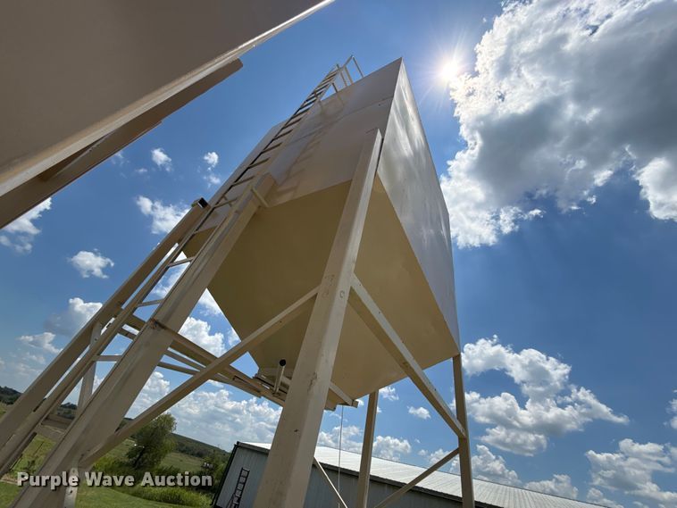 image for item EX2058 Grain bin 