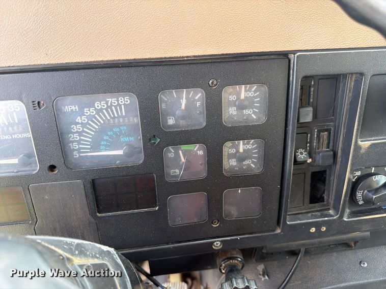image for item EX3014 1992 International F-8100 cotton module transport truck