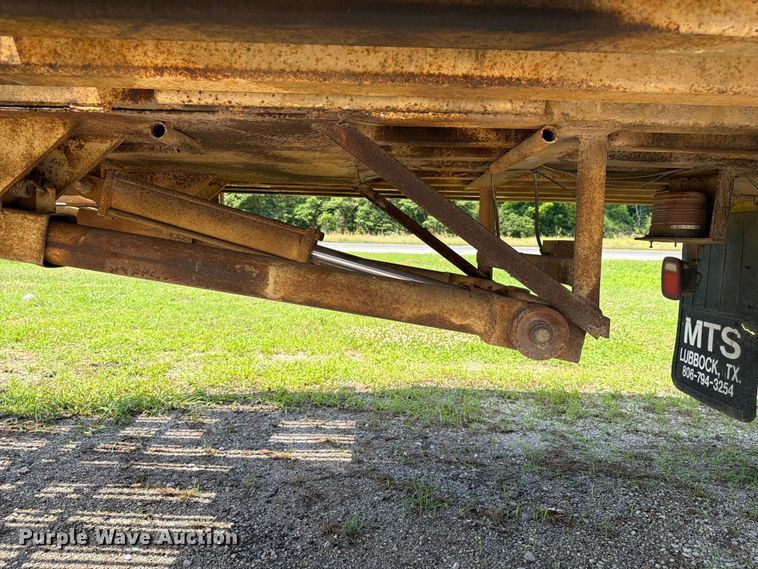 image for item EX3014 1992 International F-8100 cotton module transport truck