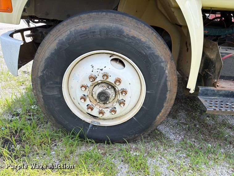 image for item EX3014 1992 International F-8100 cotton module transport truck