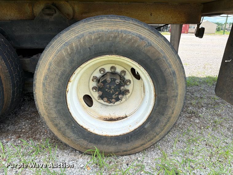 image for item EX3014 1992 International F-8100 cotton module transport truck