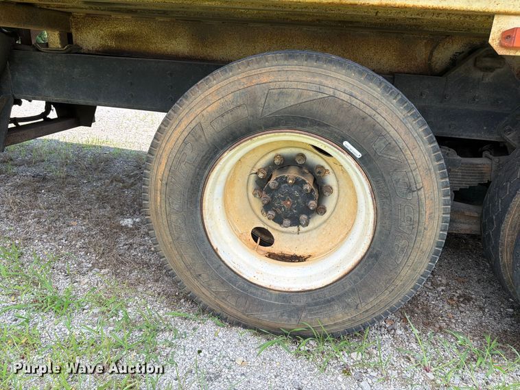 image for item EX3014 1992 International F-8100 cotton module transport truck