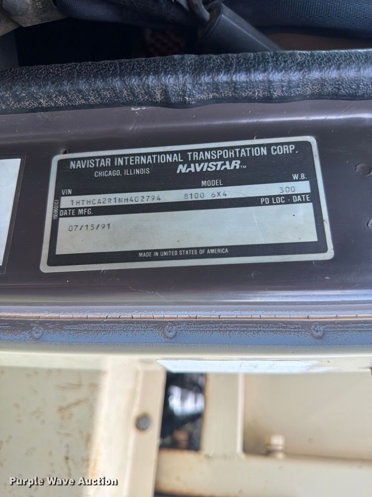 image for item EX3014 1992 International F-8100 cotton module transport truck