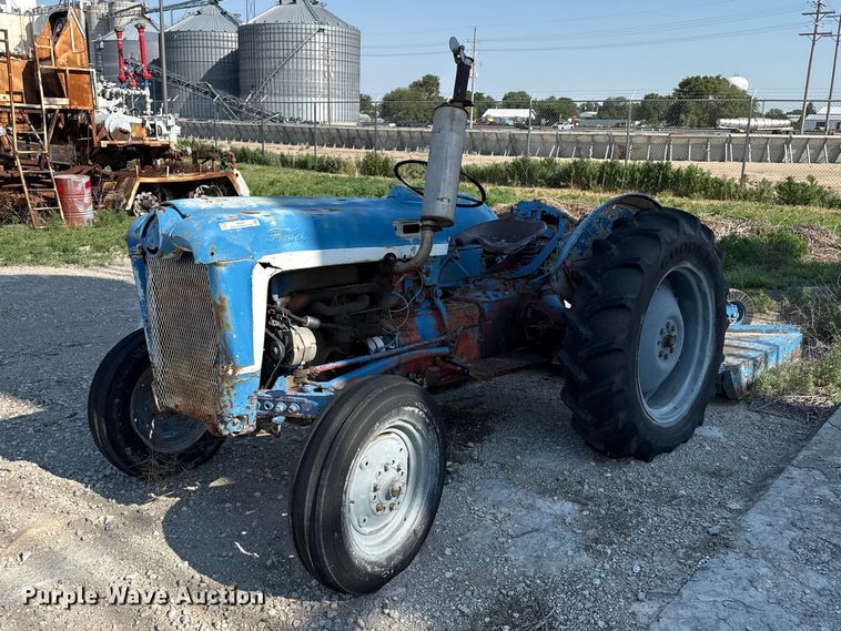 image for item FB6897 Ford tractor