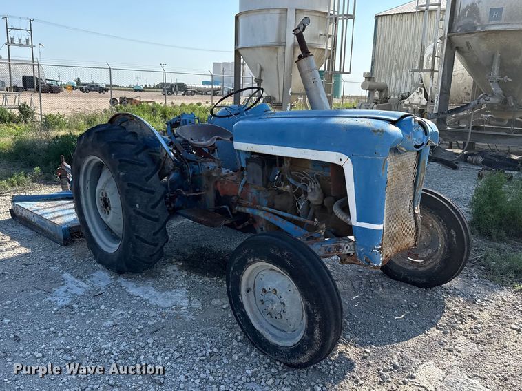 image for item FB6897 Ford tractor